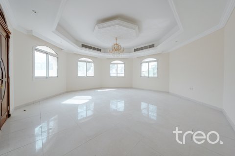 Villa til leje i Dubai, UAE 4 soveværelser, 939.53 kvm № 733490 - foto 4