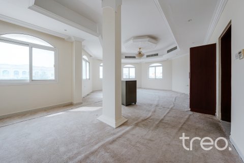 Villa til leje i Dubai, UAE 4 soveværelser, 939.53 kvm № 733490 - foto 14