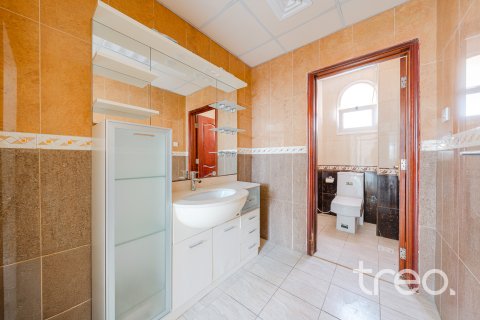 Villa til leje i Dubai, UAE 4 soveværelser, 939.53 kvm № 733490 - foto 11