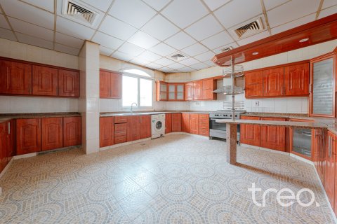 Villa til leje i Dubai, UAE 4 soveværelser, 939.53 kvm № 733490 - foto 6