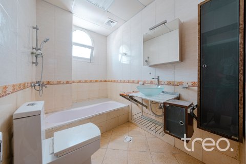 Villa til leje i Dubai, UAE 4 soveværelser, 939.53 kvm № 733490 - foto 16
