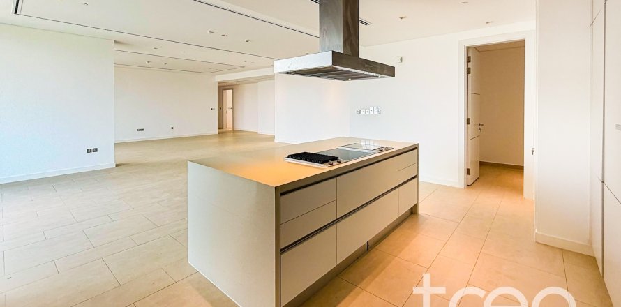 Apartment in Al Barari, Dubai, UAE 2 bedrooms, 244.06 sq.m. № 733493