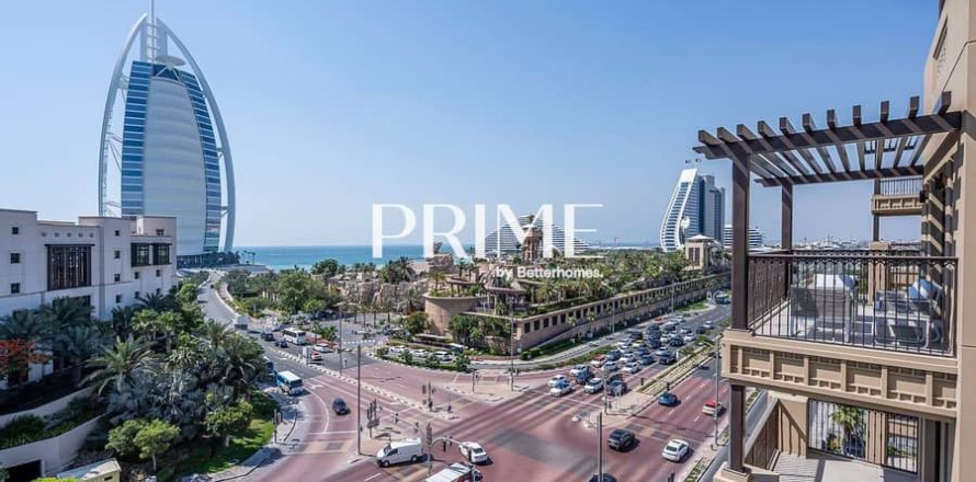 Apartament në Umm Suqeim, Dubai, Emiratet e Bashkuara Arabe 4 dhoma gjumi, 356 m2. № 643897