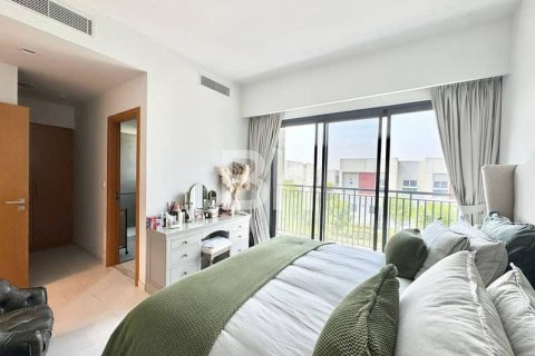 Villa te huur in Dubai Land, Dubai, VAE 4 slaapkamers, 230 vr.m., nr 643896 - foto 5