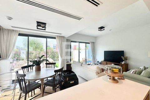 Villa te huur in Dubai Land, Dubai, VAE 4 slaapkamers, 230 vr.m., nr 643896 - foto 16