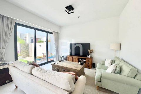Villa te huur in Dubai Land, Dubai, VAE 4 slaapkamers, 230 vr.m., nr 643896 - foto 19