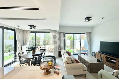 Villa te huur in Dubai Land, Dubai, VAE 4 slaapkamers, 230 vr.m., nr 643896 - foto 15