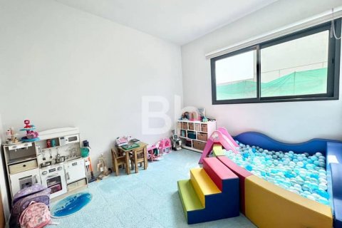 Villa te huur in Dubai Land, Dubai, VAE 4 slaapkamers, 230 vr.m., nr 643896 - foto 13