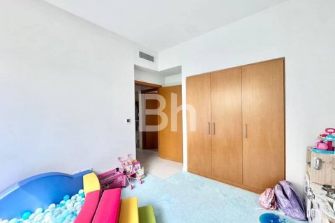 Villa te huur in Dubai Land, Dubai, VAE 4 slaapkamers, 230 vr.m., nr 643896 - foto 12