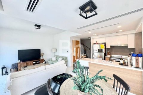 Villa te huur in Dubai Land, Dubai, VAE 4 slaapkamers, 230 vr.m., nr 643896 - foto 14