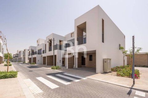 Városi lakóépület itt: Arabian Ranches 3, Dubai, EAE, 3 hálószoba, 211 m², azonosító: 643899 - fénykép 12