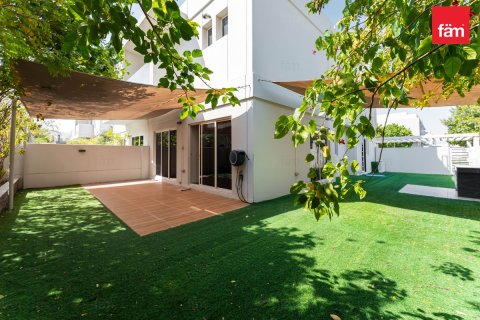 Casa urbana para arrendamento em Dubai, EAU 3 quartos, 325 m2 № 711414 - foto 14