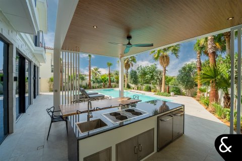 Vila di Jumeirah Golf Estates, Dubai, UAE 7 bilik tidur, 1020 meter persegi № 668443 - foto 23