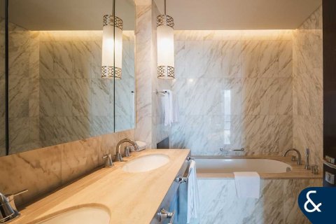 Apartmen di Downtown Dubai (Downtown Burj Dubai), UAE 3 bilik tidur, 184 meter persegi № 668442 - foto 10