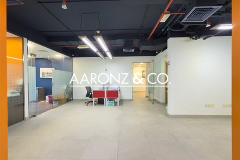 Üürile anda kontor asukohaga Jumeirah Lake Towers, Dubai, AÜE: 115.7 m² Nr 640854 - pilt 3
