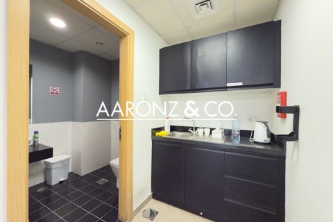 Üürile anda kontor asukohaga Jumeirah Lake Towers, Dubai, AÜE: 115.7 m² Nr 640854 - pilt 7