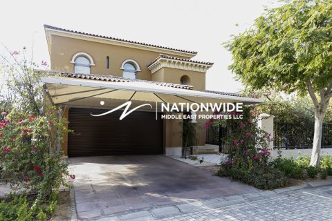 Вилла Абу-Даби, БАӘ-да 4 жатын бөлмелер, 442 м² № 659329 - фото 1