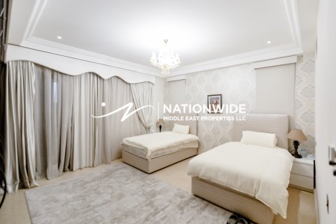 Вилла Абу-Даби, БАӘ-да 4 жатын бөлмелер, 442 м² № 659329 - фото 11