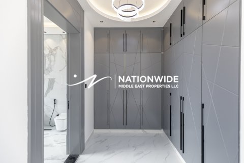 Villa en venta en Abu Dhabi, EAU 6 dormitorios, 970 m2 № 659327 - foto 14