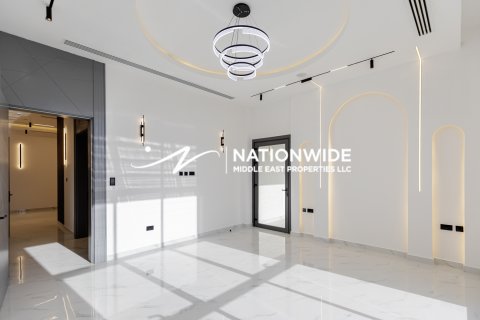 Villa en venta en Abu Dhabi, EAU 6 dormitorios, 970 m2 № 659327 - foto 13