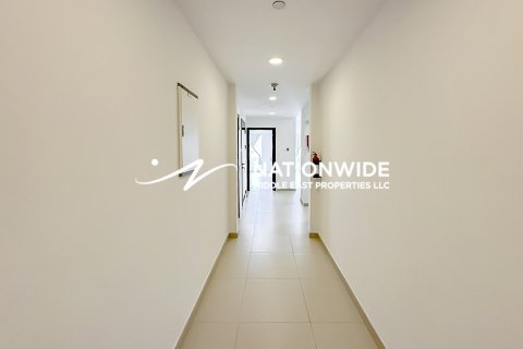 Lägenhet till försäljning i Abu Dhabi, UAE 2 sovrum, 128 kvm Nr. 659324 - fotografi 3