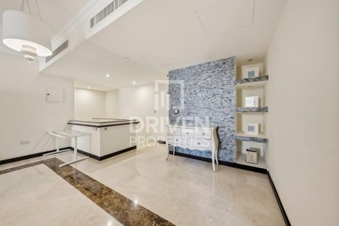 Paritalo Jumeirah Beach Residence, Dubai, Arabiemiraatit 4 makuuhuonetta, 389.36 m2 № 767168 - kuva 18