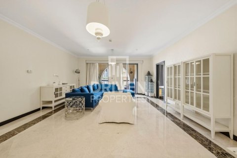 Paritalo Jumeirah Beach Residence, Dubai, Arabiemiraatit 4 makuuhuonetta, 389.36 m2 № 767168 - kuva 5