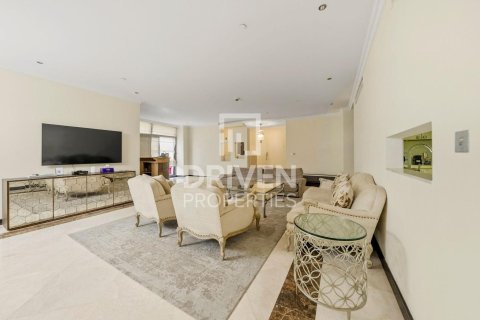 Paritalo Jumeirah Beach Residence, Dubai, Arabiemiraatit 4 makuuhuonetta, 389.36 m2 № 767168 - kuva 2