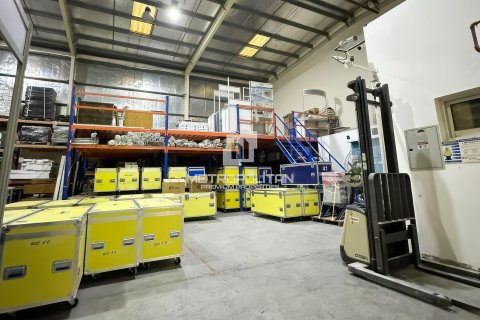 Varasto Dubai, Arabiemiraatit 5888.7 m2 № 663128 - kuva 12