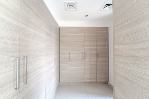 Müüa villa asukohaga Dubai, AÜE: 3 magamistoaga, 419 m² Nr 734262 - pilt 20