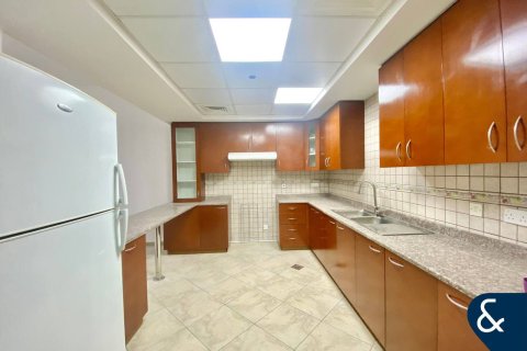 Apartmen di Motor City, Dubai, UAE 3 bilik tidur, 272 meter persegi № 671258 - foto 5