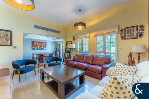 וילה למכירה ב The Lakes, Dubai, איחוד האמירויות  3 חדרי שינה, 282 מ"ר, מספר 671233 - תמונה 3