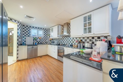 וילה למכירה ב The Lakes, Dubai, איחוד האמירויות  3 חדרי שינה, 282 מ"ר, מספר 671233 - תמונה 5