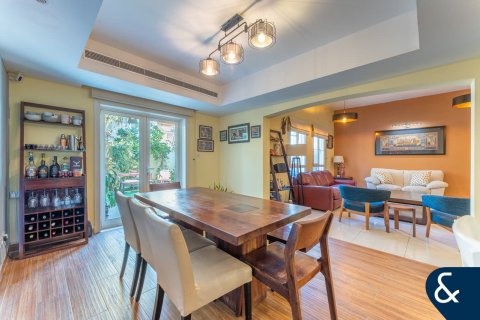 וילה למכירה ב The Lakes, Dubai, איחוד האמירויות  3 חדרי שינה, 282 מ"ר, מספר 671233 - תמונה 1