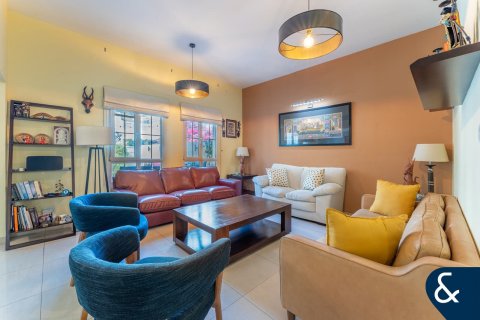 וילה למכירה ב The Lakes, Dubai, איחוד האמירויות  3 חדרי שינה, 282 מ"ר, מספר 671233 - תמונה 4