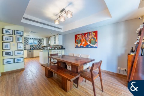 וילה למכירה ב The Lakes, Dubai, איחוד האמירויות  3 חדרי שינה, 282 מ"ר, מספר 671233 - תמונה 2