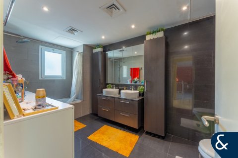 וילה למכירה ב The Lakes, Dubai, איחוד האמירויות  3 חדרי שינה, 282 מ"ר, מספר 671233 - תמונה 11