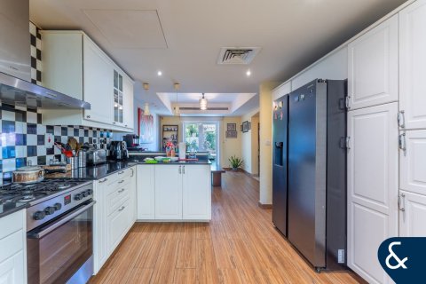 וילה למכירה ב The Lakes, Dubai, איחוד האמירויות  3 חדרי שינה, 282 מ"ר, מספר 671233 - תמונה 6