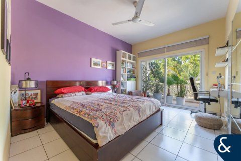 וילה למכירה ב The Lakes, Dubai, איחוד האמירויות  3 חדרי שינה, 282 מ"ר, מספר 671233 - תמונה 9