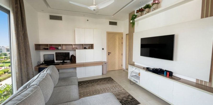 Apartment in Dubai, UAE 3 bedrooms, 154.6 sq.m. № 696689
