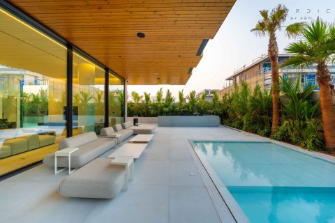 Villa in Al Wasl, Dubai, UAE 6 bedrooms, 994.3 sq.m. № 659145 - photo 14