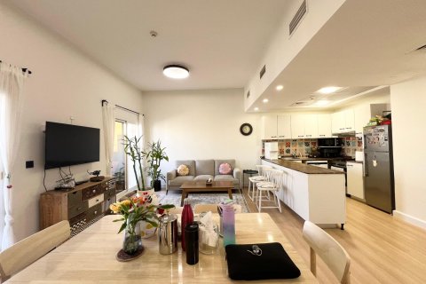 Golf City, Dubai, UAE의 판매용 아파트 침실 2개, 104제곱미터 번호 696195 - 사진 2