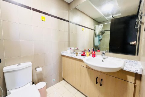 Golf City, Dubai, UAE의 판매용 아파트 침실 2개, 104제곱미터 번호 696195 - 사진 13