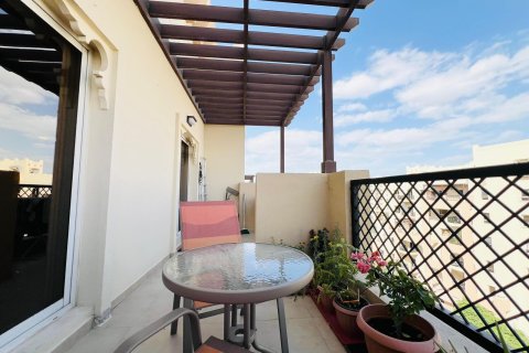 Golf City, Dubai, UAE의 판매용 아파트 침실 2개, 104제곱미터 번호 696195 - 사진 15