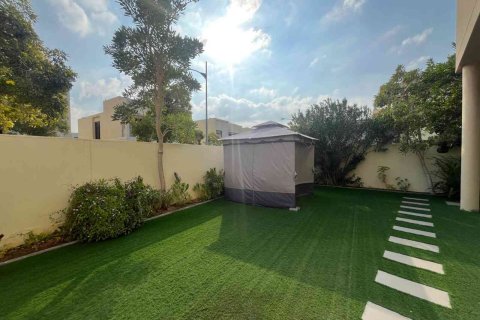 خانه شهری در Dubai ، امارات متحده عربی 3 خوابه ، 284 متر مربع.  شماره 696193