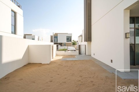 Vilë në Al Furjan, Dubai, Emiratet e Bashkuara Arabe 4 dhoma gjumi, 619 m2. № 681142 - Foto 4