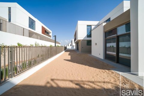 Vilë në Al Furjan, Dubai, Emiratet e Bashkuara Arabe 4 dhoma gjumi, 619 m2. № 681142 - Foto 2