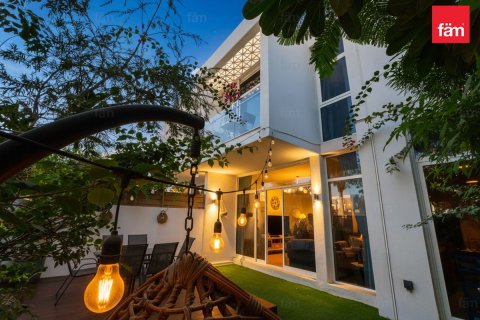 Rijtjeshuis te huur in Dubai, VAE 3 slaapkamers, 187.3 vr.m., nr 679874 - foto 1