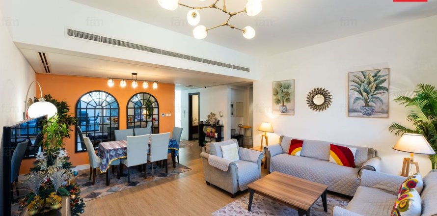 阿联酋 Dubai 联排别墅  3 卧, 187.3 平方米 , 编号 679874