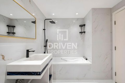 Lägenhet till försäljning i Downtown Dubai (Downtown Burj Dubai), Dubai, UAE 2 sovrum, 125.42 kvm Nr. 762266 - fotografi 15